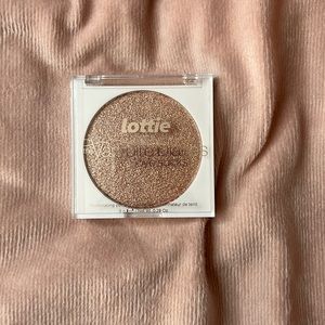 Lottie London the vampire diaries powder highlighter
